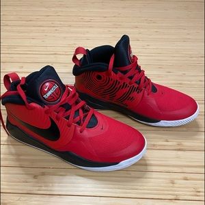 The Nike Team Hustle D 9 gives you comfort that lasts.